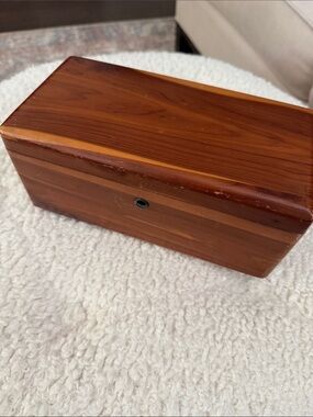 Lane miniature cedar trinket box, called a "hope chest" salesman sample